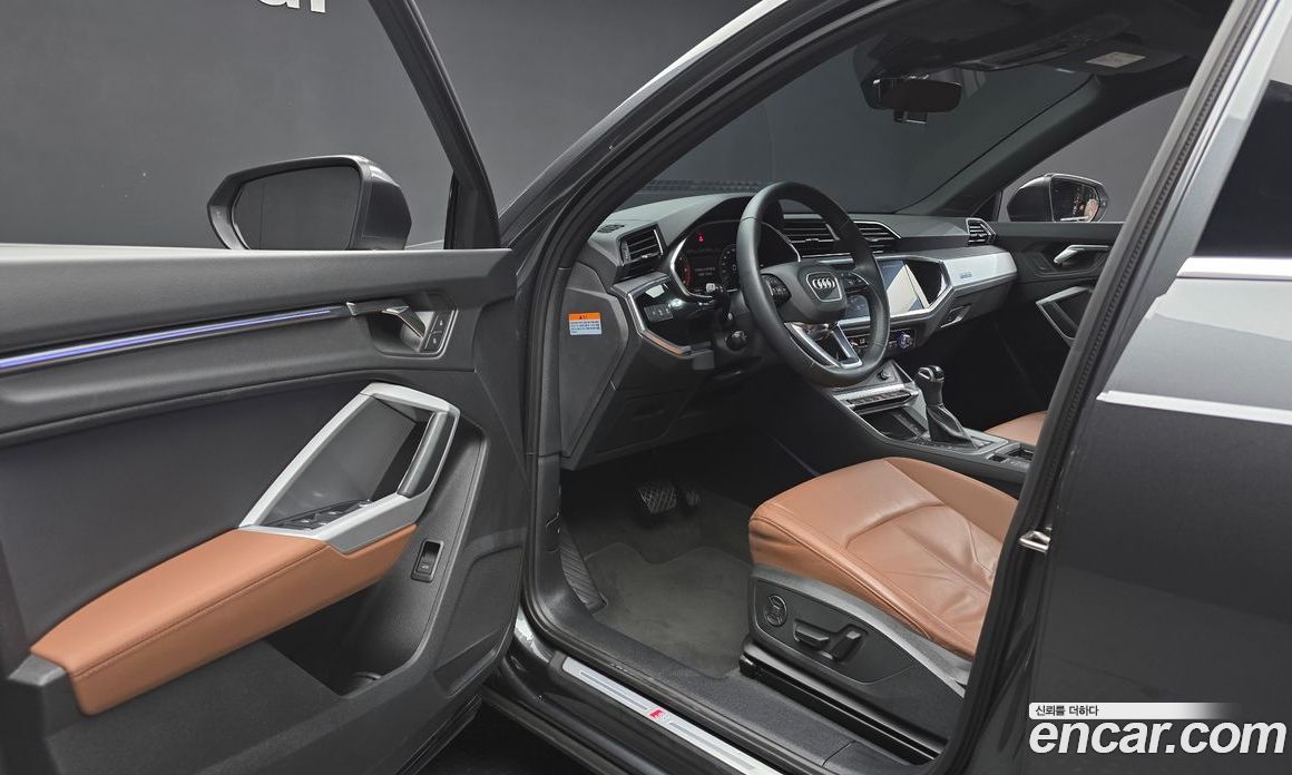 Audi Q3 (F3) фото 10