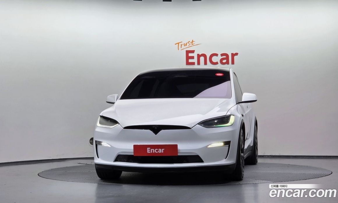 Tesla Model X фото 3