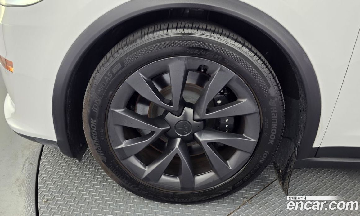 Tesla Model X фото 5