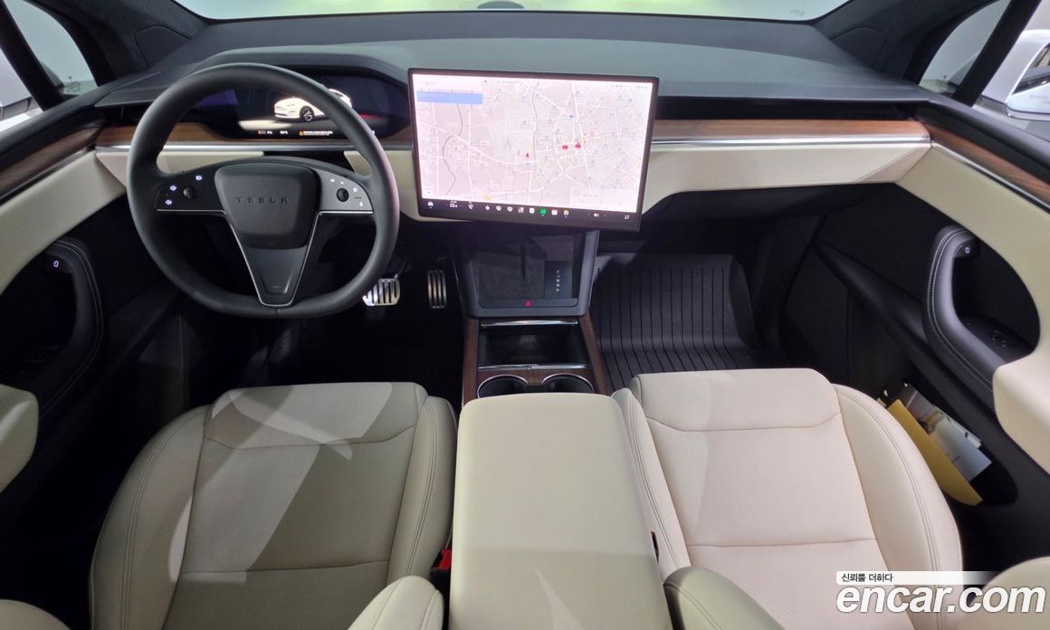 Tesla Model X фото 7