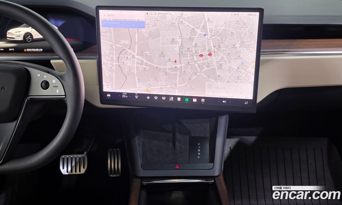 Tesla Model X фото 14