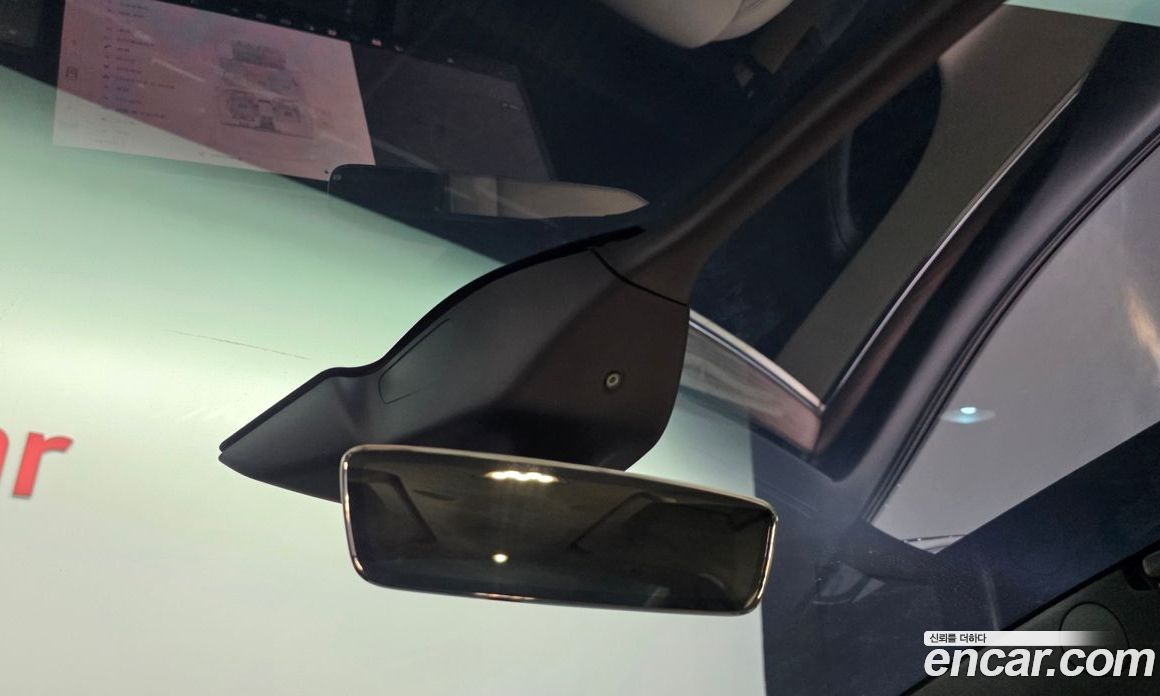 Tesla Model X фото 17