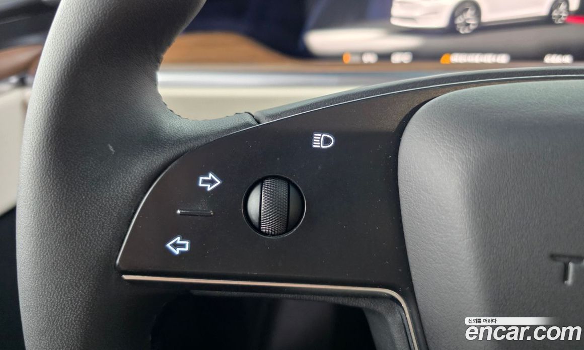 Tesla Model X фото 34