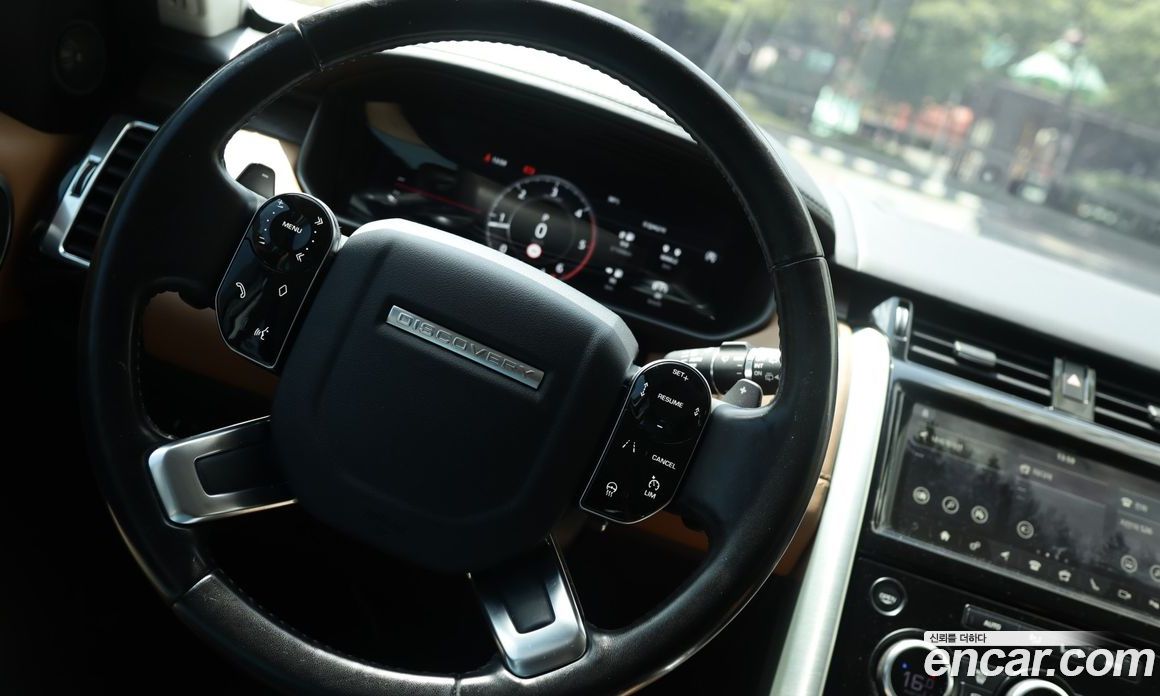 Land Rover Discovery 5 фото 7