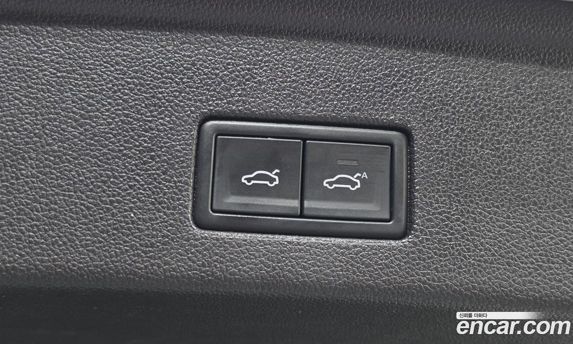 Volkswagen Touareg 3rd Gen фото 16