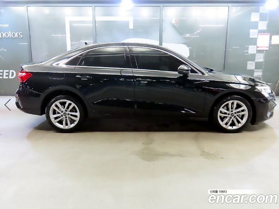 Audi A3 (8Y) фото 3