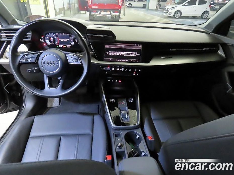 Audi A3 (8Y) фото 10