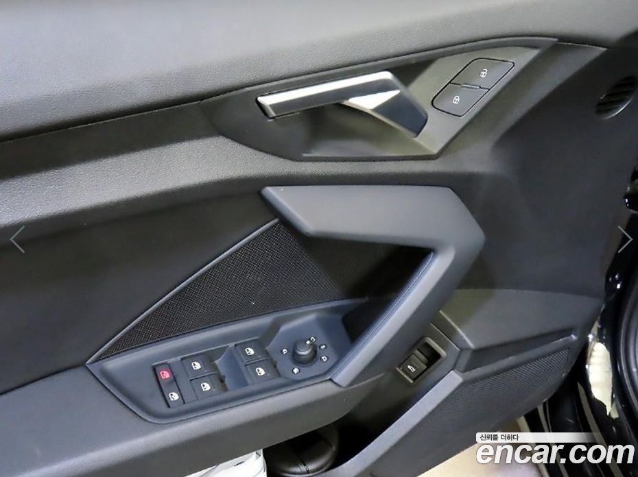 Audi A3 (8Y) фото 16