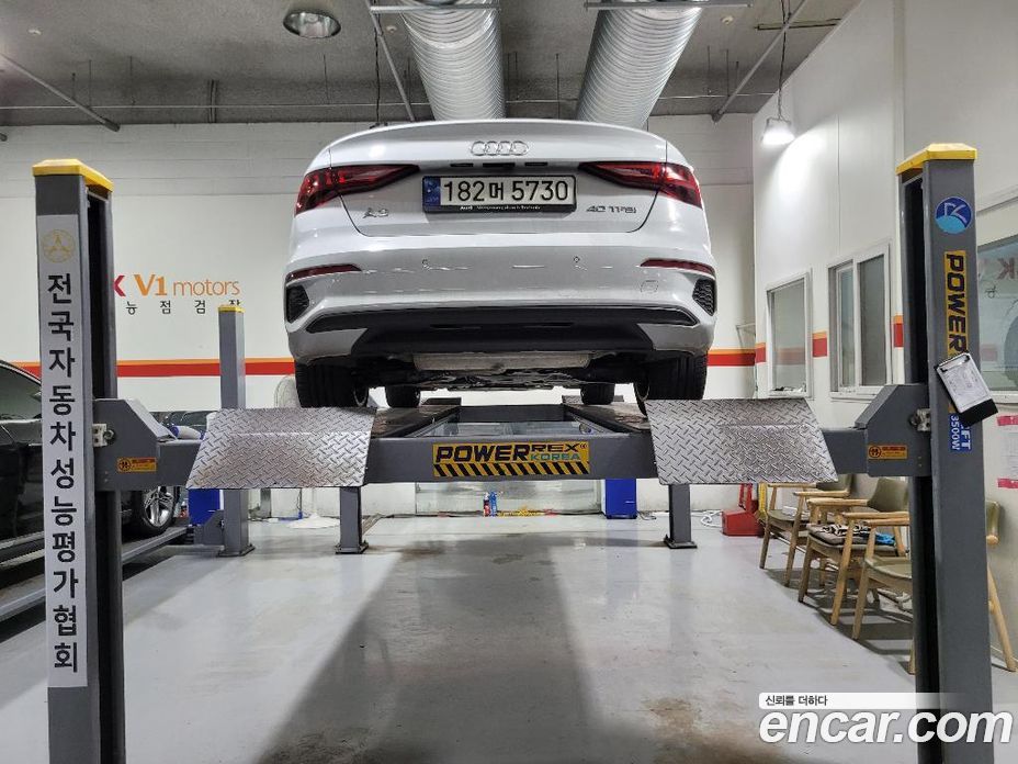 Audi A3 (8Y) фото 2