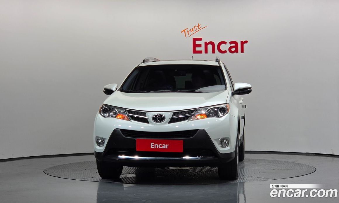 Toyota RAV4 4th Gen фото 3