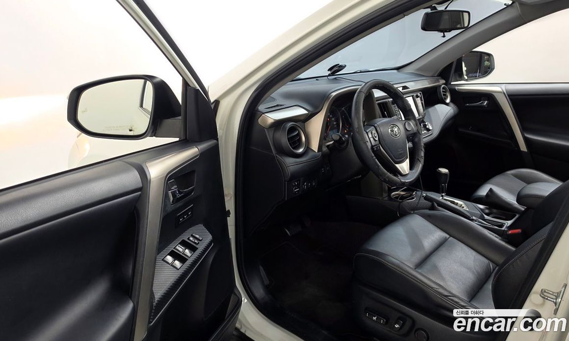Toyota RAV4 4th Gen фото 10