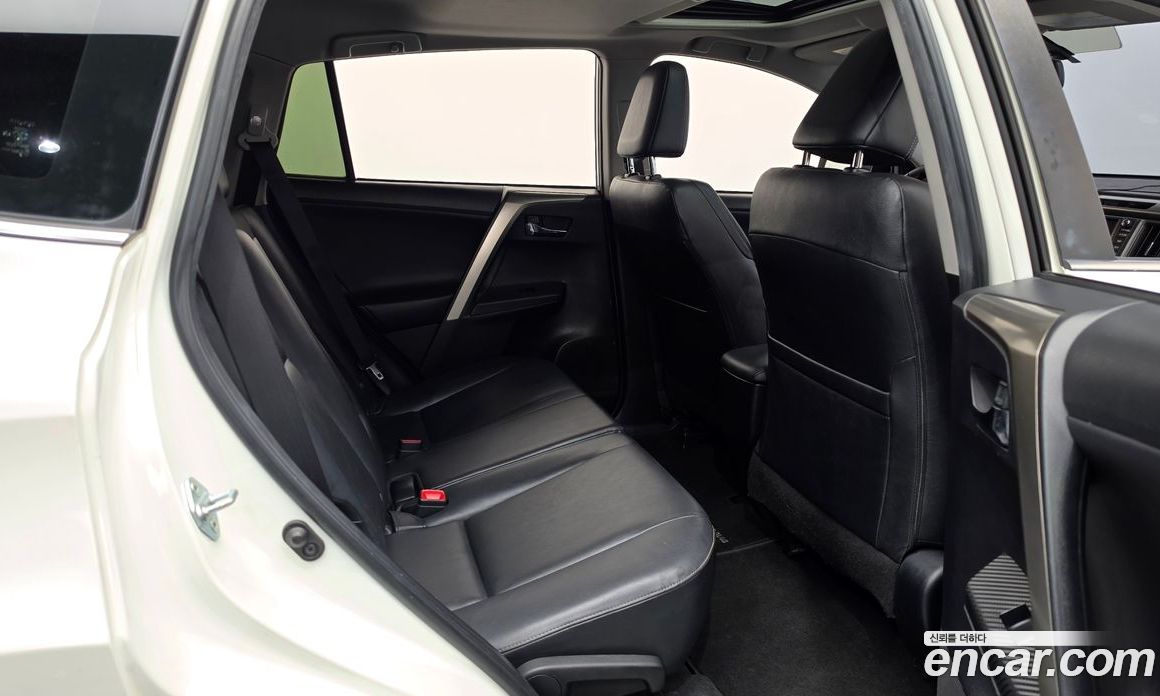 Toyota RAV4 4th Gen фото 12
