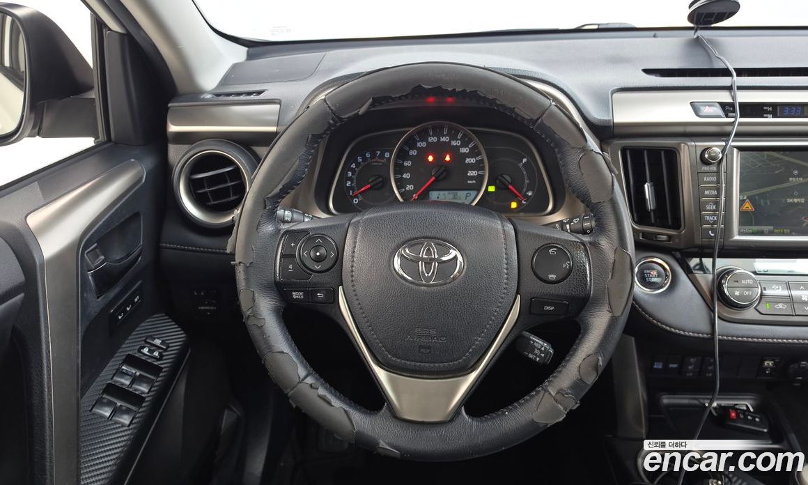 Toyota RAV4 4th Gen фото 13