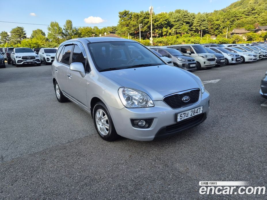 Kia Carens 2nd Gen фото 3