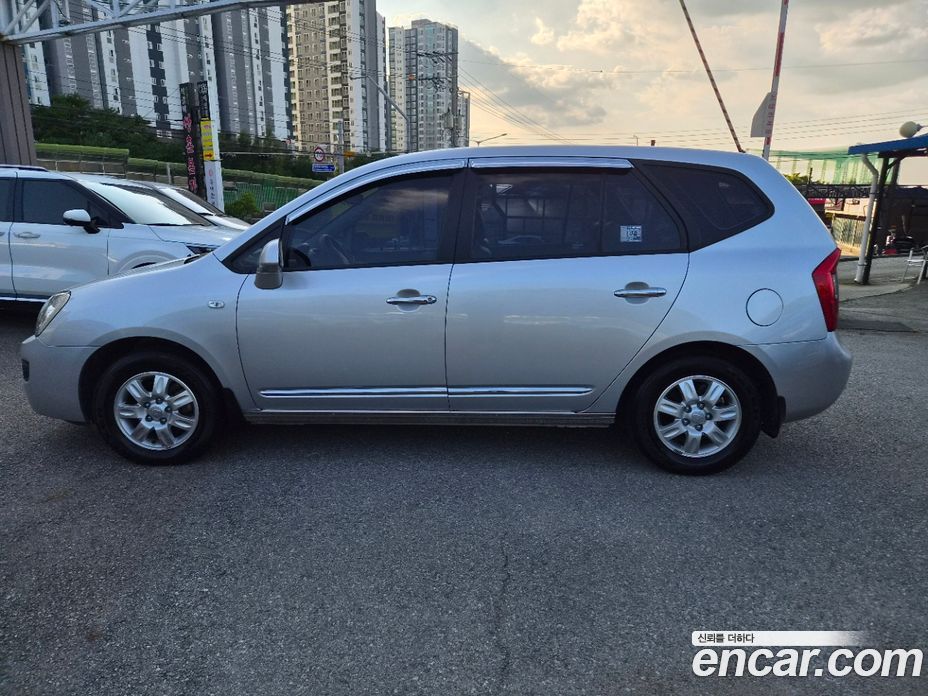 Kia Carens 2nd Gen фото 4