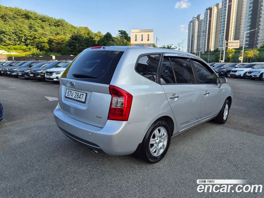 Kia Carens 2nd Gen фото 5