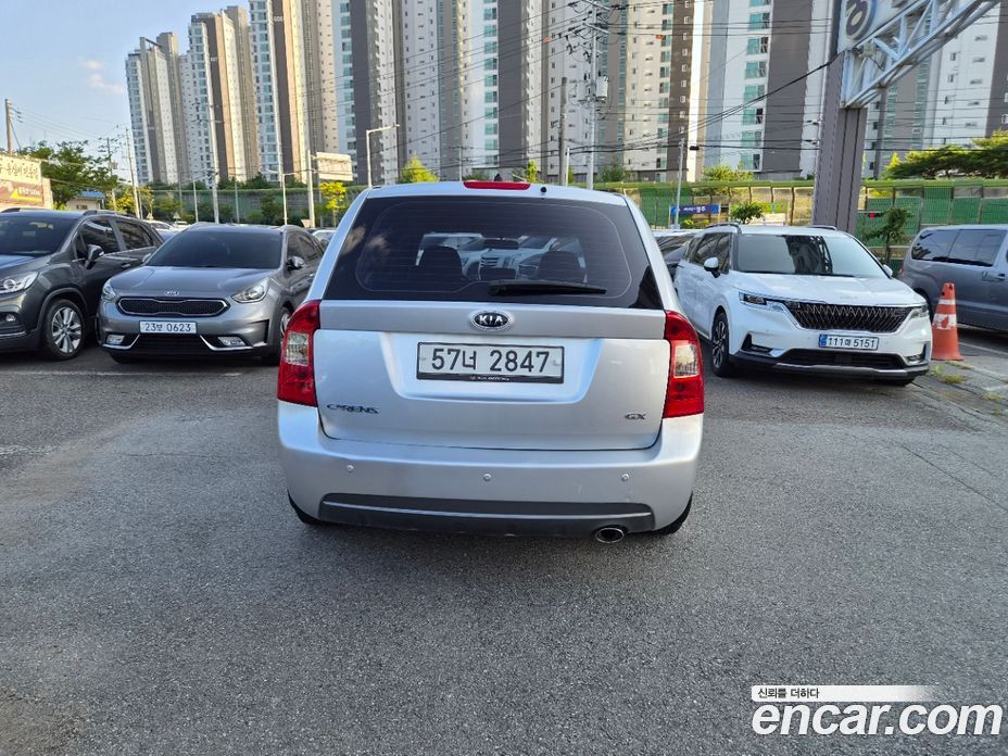 Kia Carens 2nd Gen фото 6