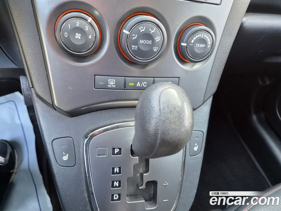 Kia Carens 2nd Gen фото 15