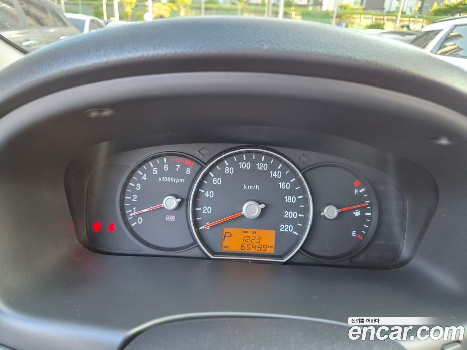 Kia Carens 2nd Gen фото 16