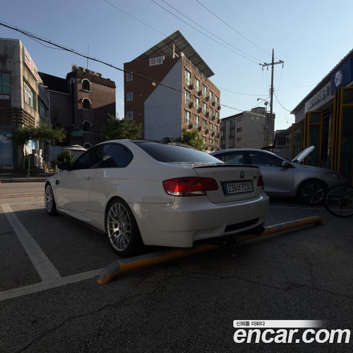 BMW M3 (E90) фото 2