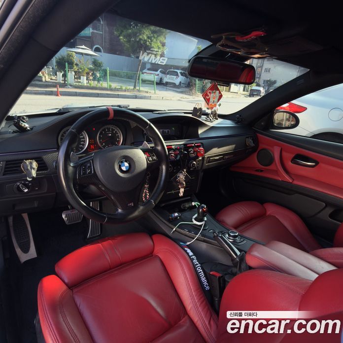 BMW M3 (E90) фото 8