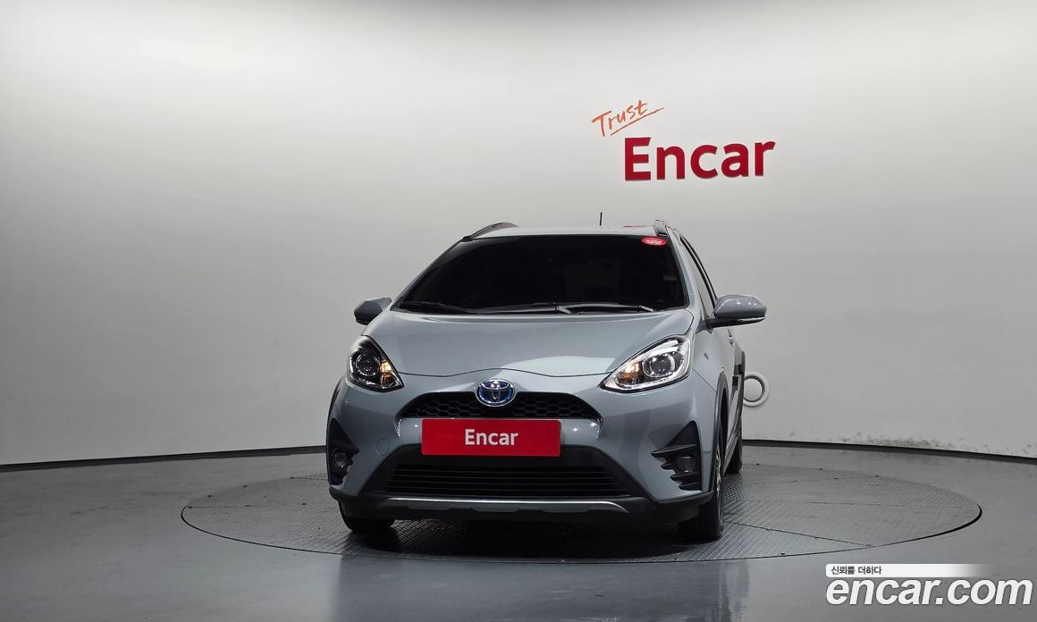 Toyota Prius C фото 3