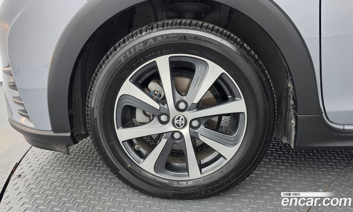 Toyota Prius C фото 5