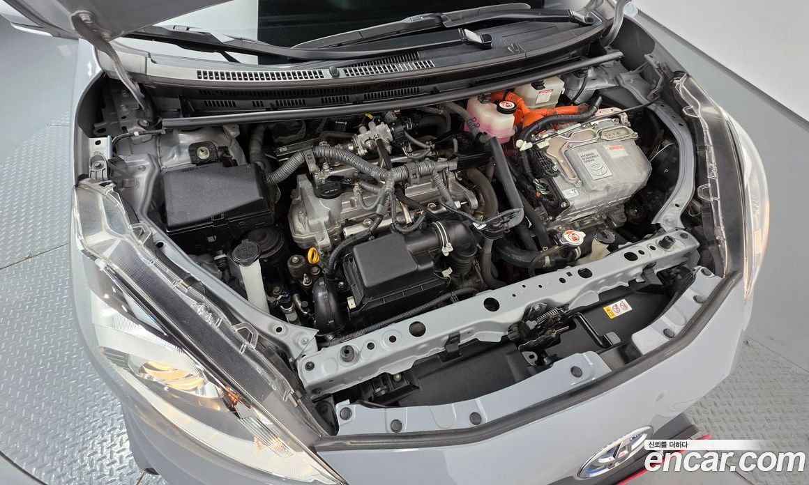 Toyota Prius C фото 6