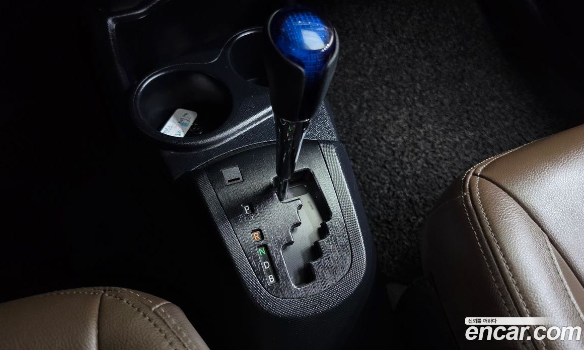 Toyota Prius C фото 9