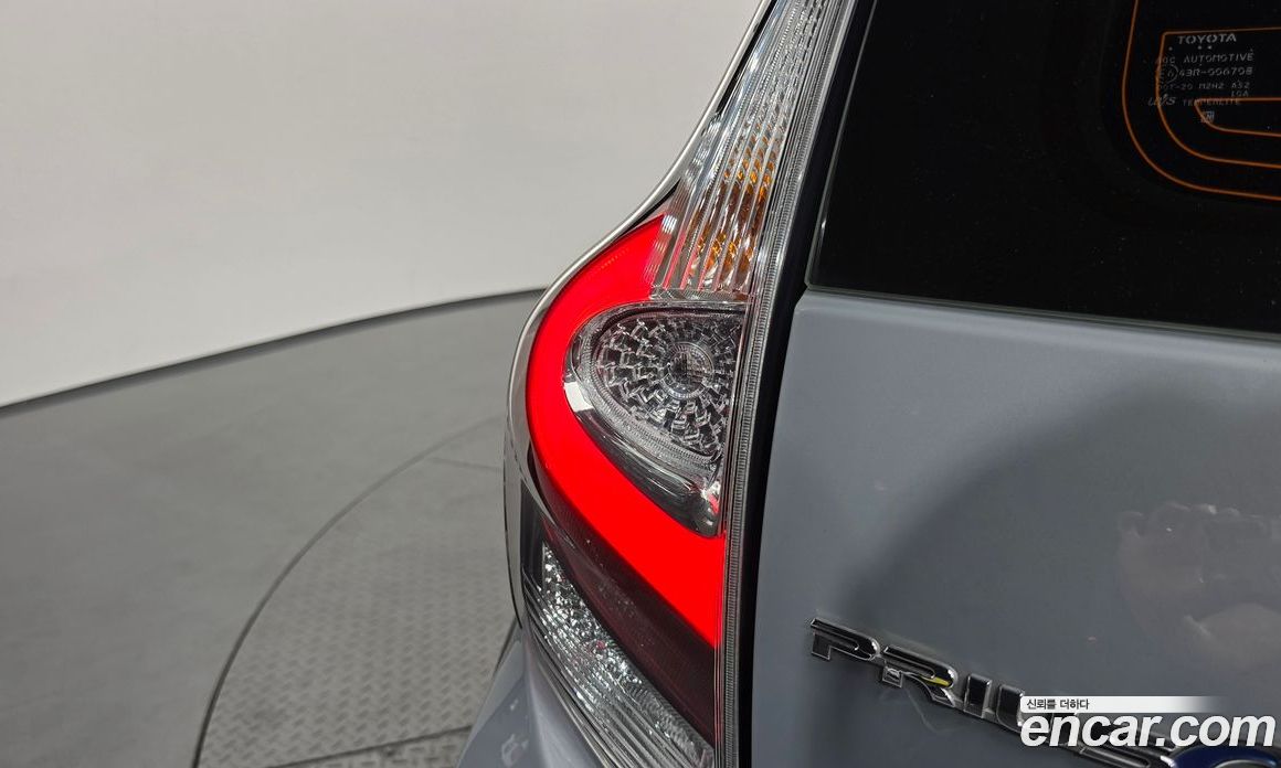 Toyota Prius C фото 23