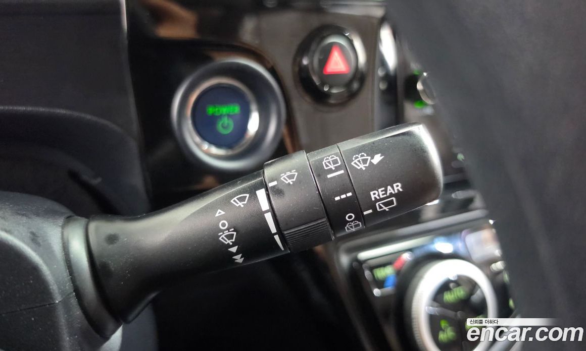 Toyota Prius C фото 28