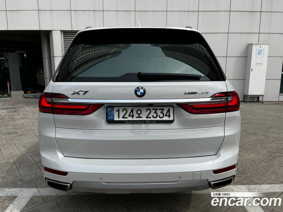 BMW X7 (G07) фото 3