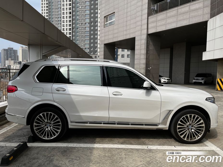 BMW X7 (G07) фото 4