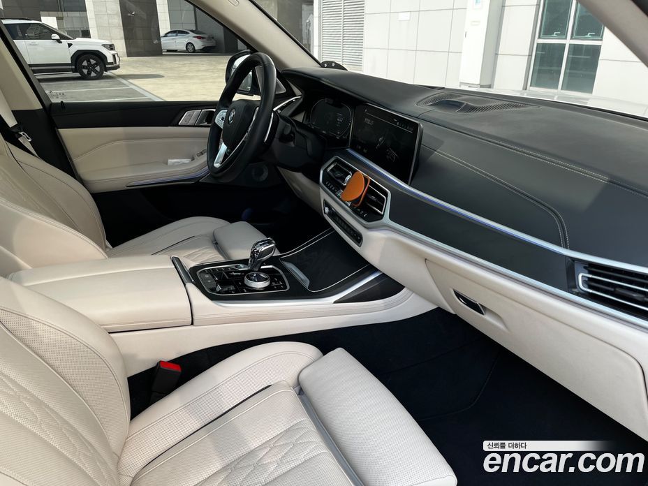 BMW X7 (G07) фото 12