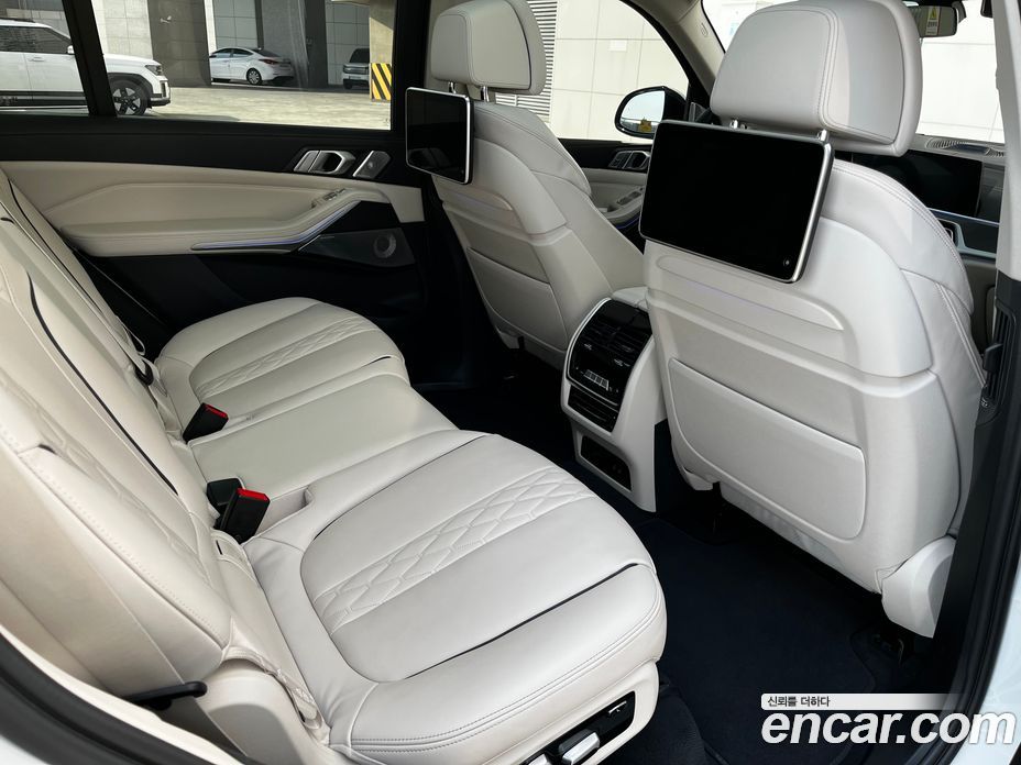 BMW X7 (G07) фото 13