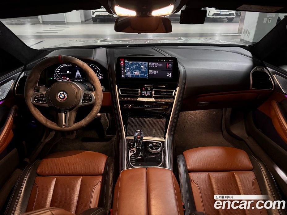 BMW 8-Series (G15) фото 7
