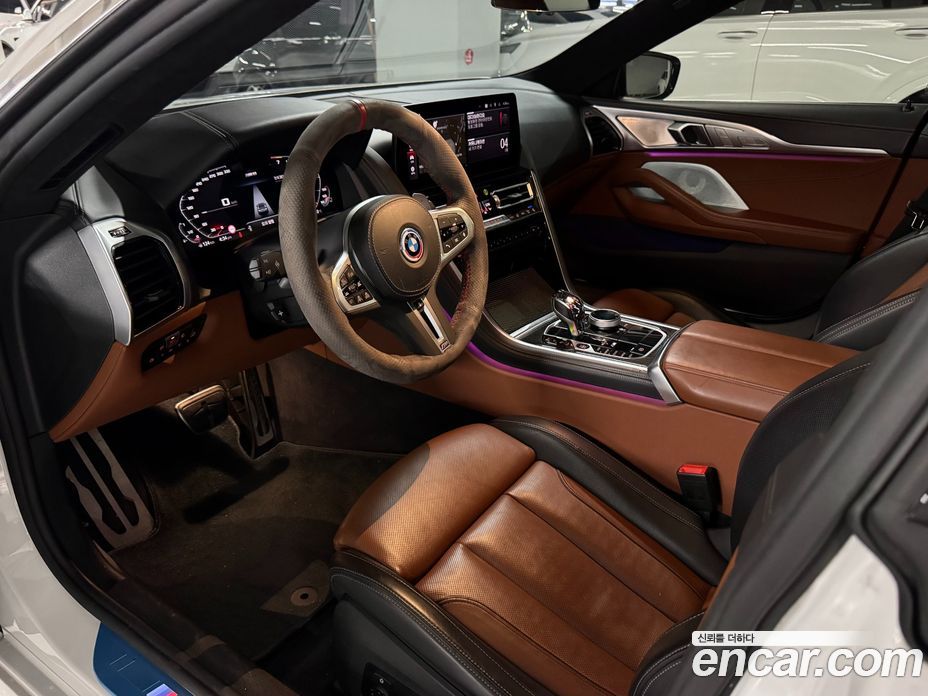 BMW 8-Series (G15) фото 10