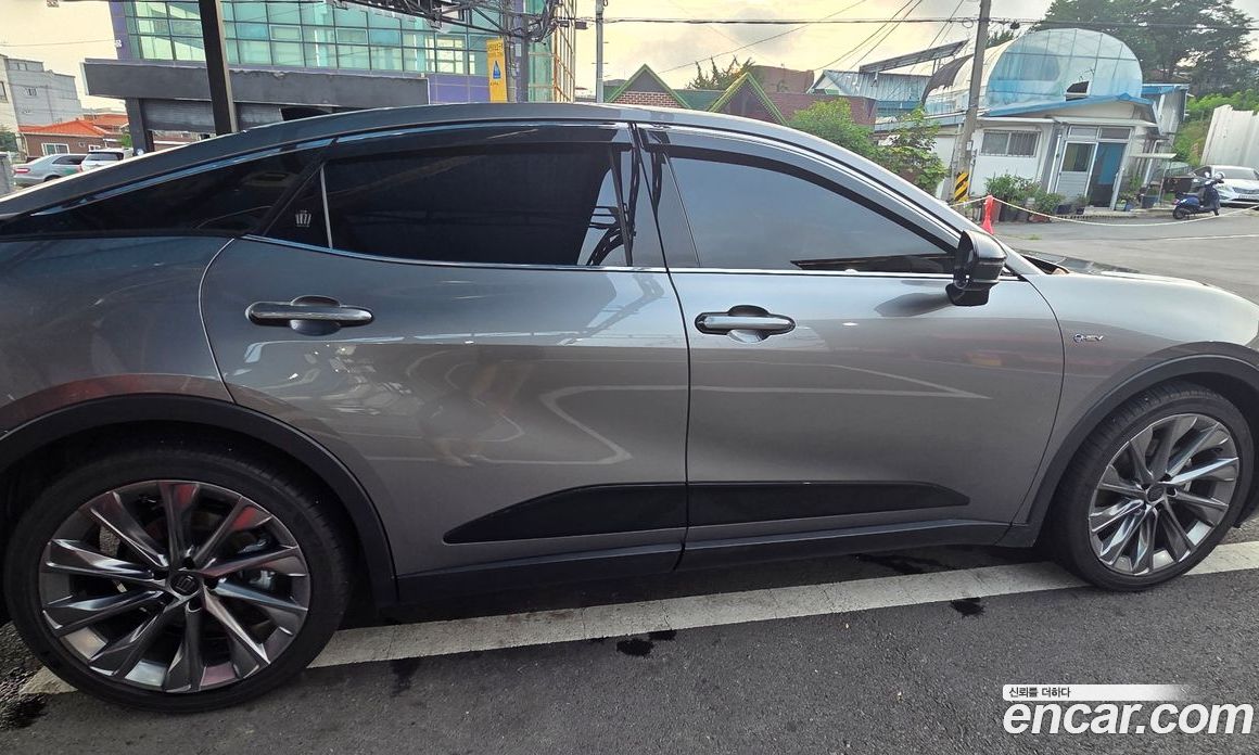 Toyota Crown Crossover фото 3
