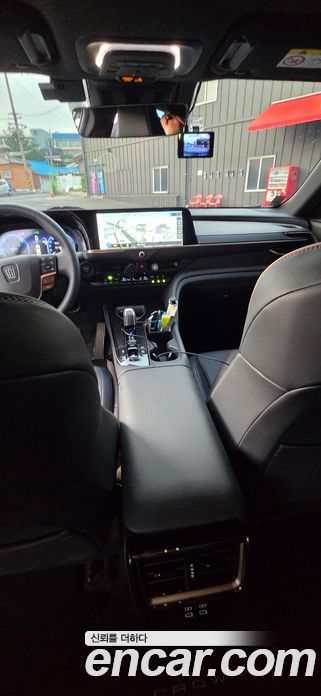 Toyota Crown Crossover фото 6