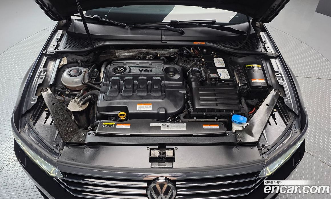 Volkswagen Passat GT (B8) фото 6