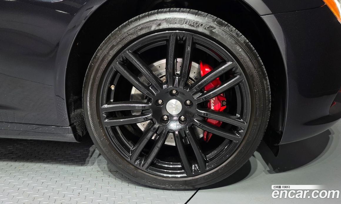 Maserati Quattroporte фото 5
