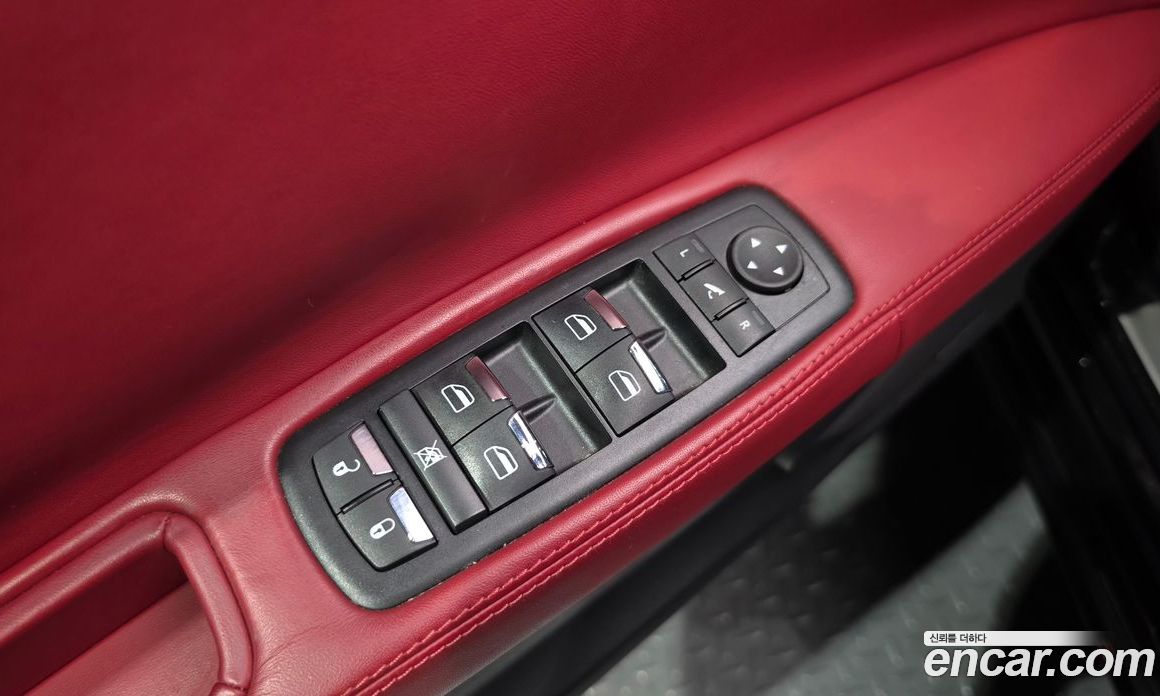Maserati Quattroporte фото 19