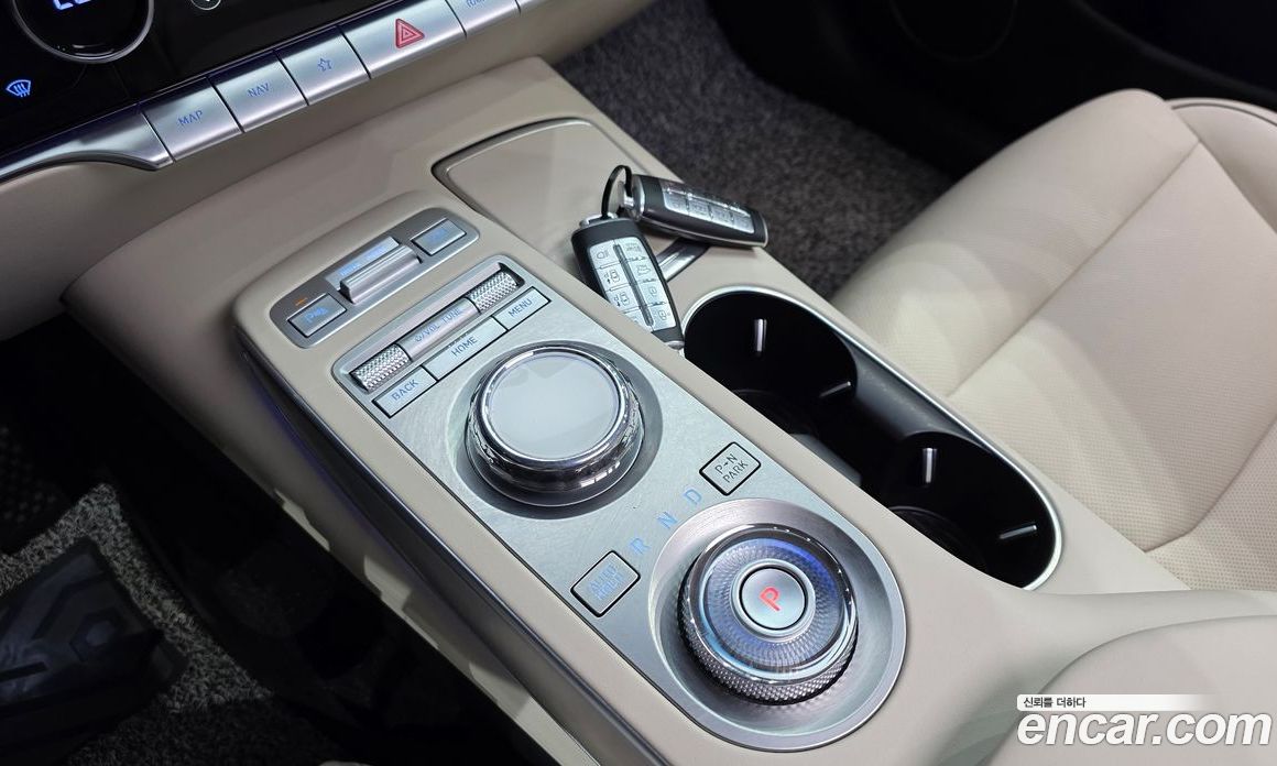 Genesis GV70 фото 14