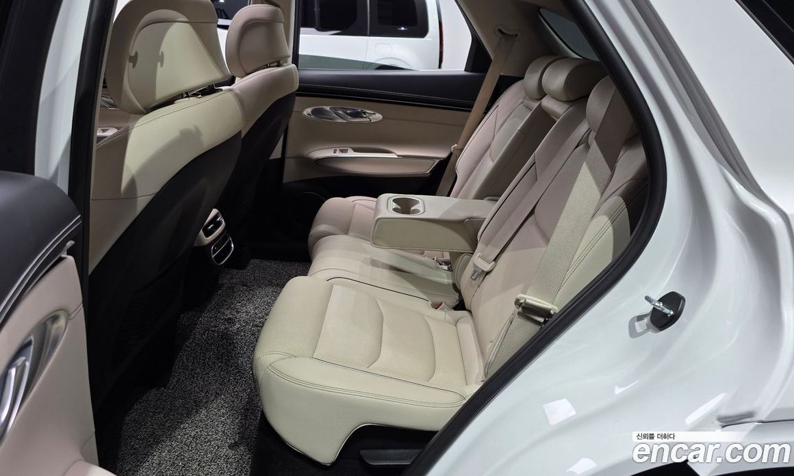 Genesis GV70 фото 16