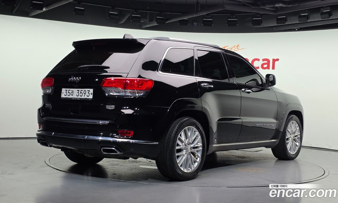 Jeep Grand Cherokee (WK) фото 2
