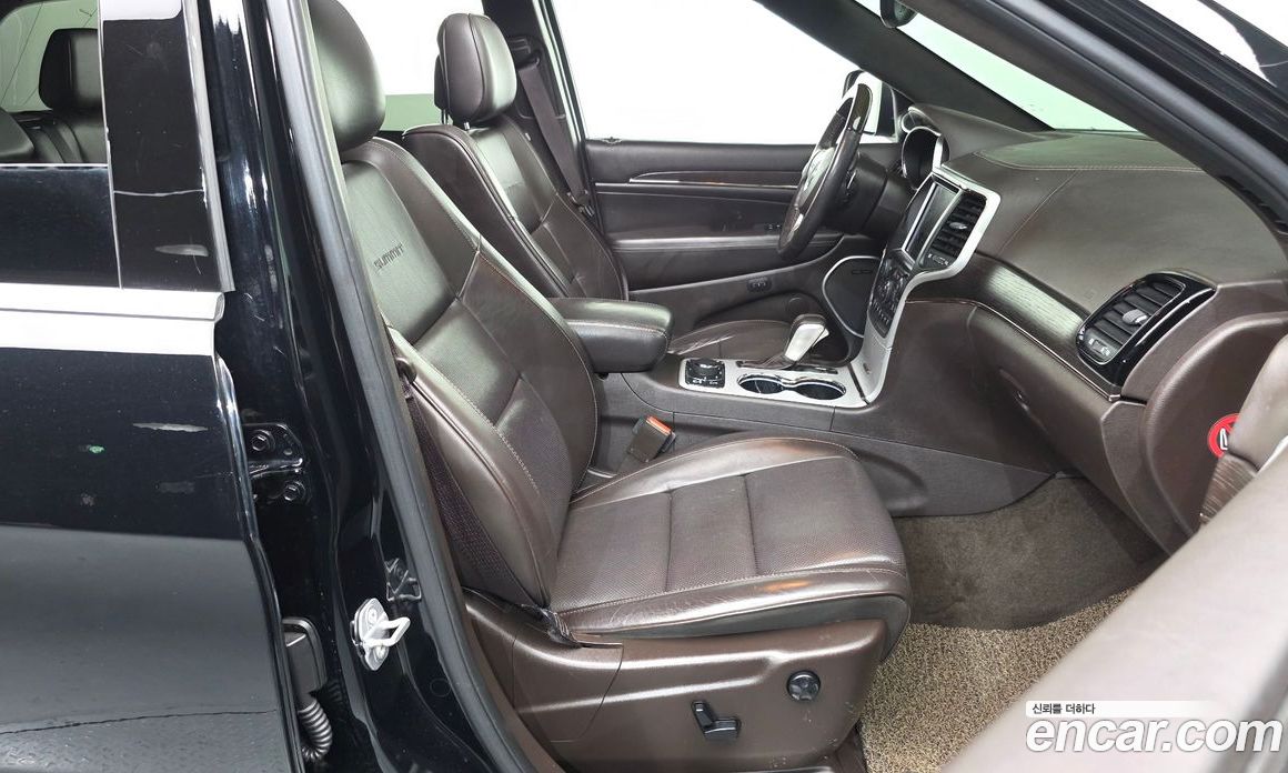 Jeep Grand Cherokee (WK) фото 11