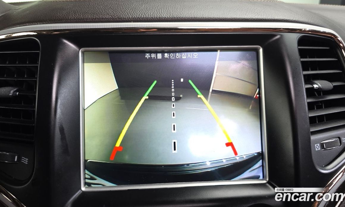 Jeep Grand Cherokee (WK) фото 15