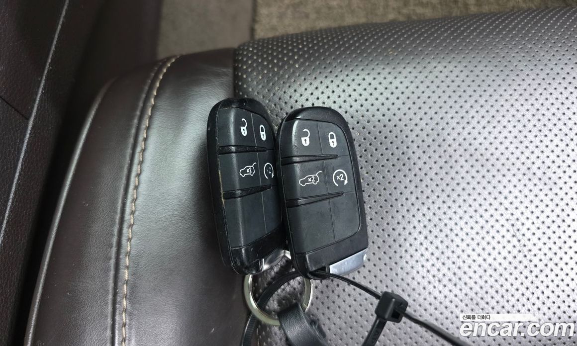 Jeep Grand Cherokee (WK) фото 17