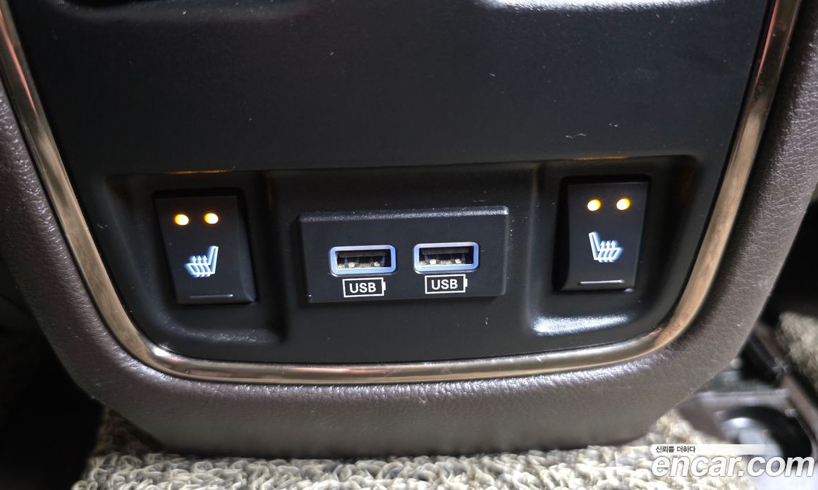 Jeep Grand Cherokee (WK) фото 19