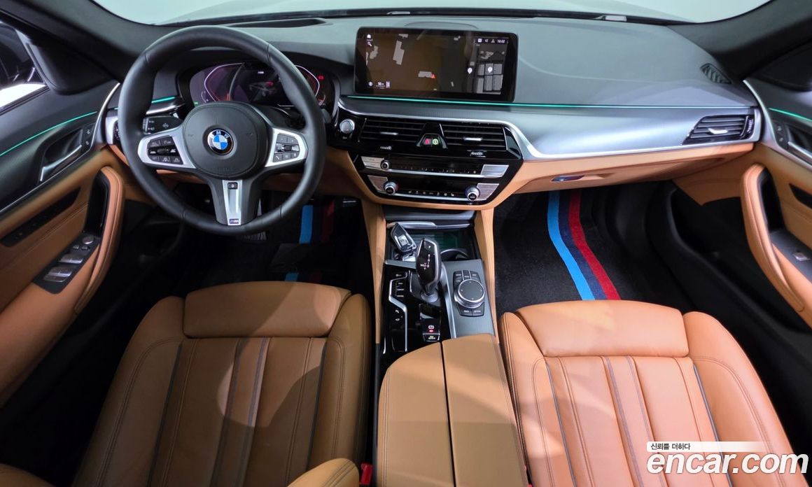 BMW 5-Series (G30) фото 7